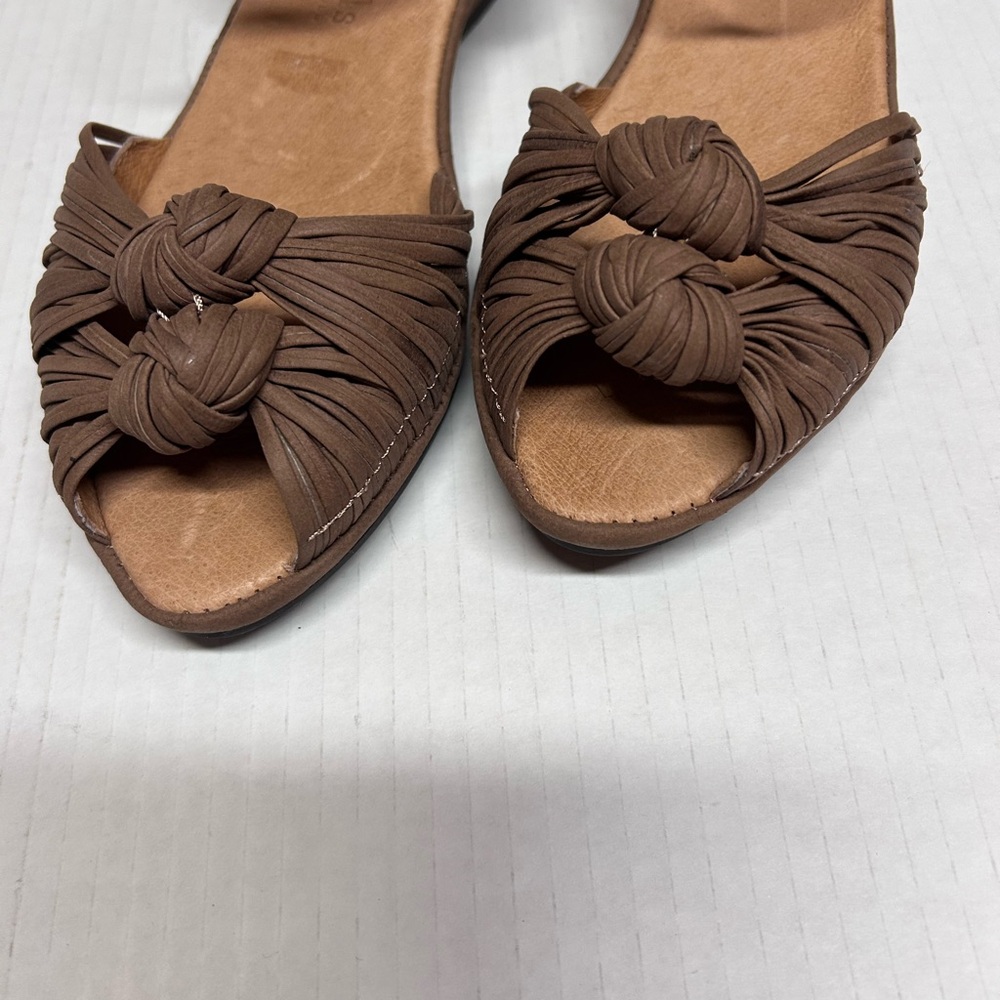 Gentle Souls Tan Women's Sandals By Kenneth Cole - Picture 3 of 8